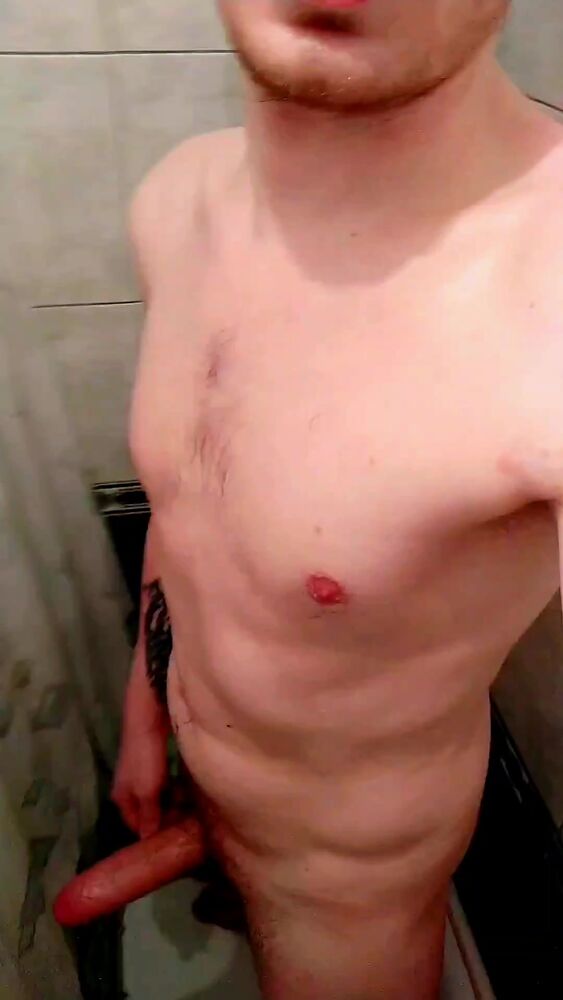 Дрочу один(