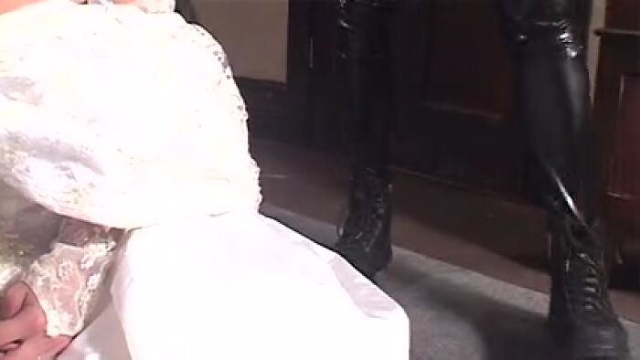 Он подарил невесту ассенизаторам