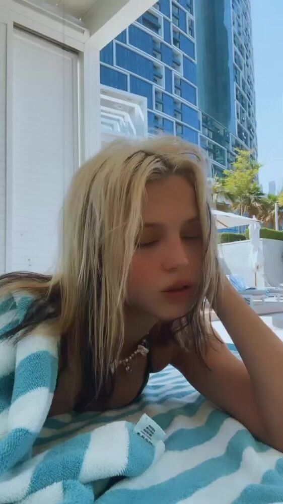 чуть чуть попы