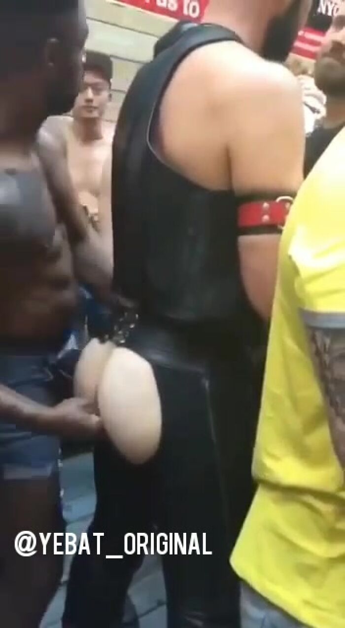 Разминка ануса пидорка