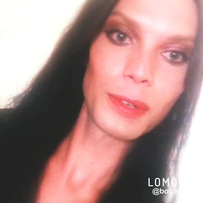 Покинула Чат))