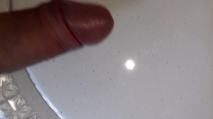 Хочет в ротик ммм