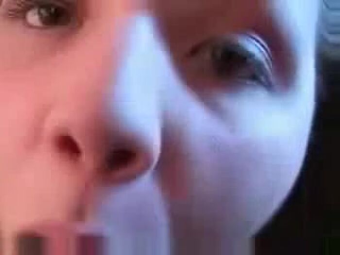 Дівчинка з чарівним рожевим анусом)