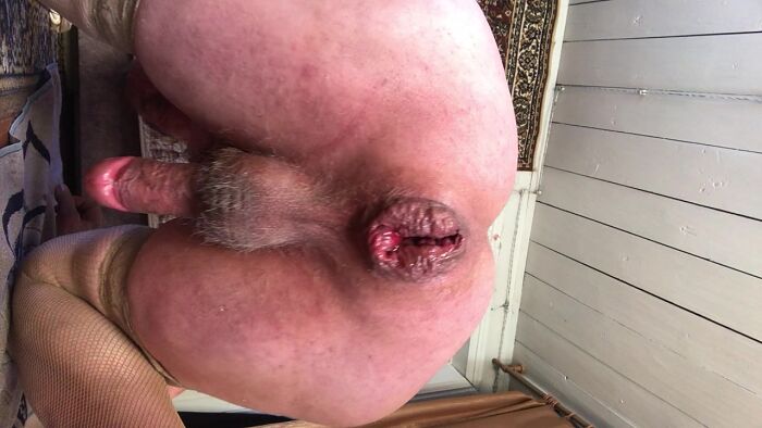 Natali показала свой сладкий анус