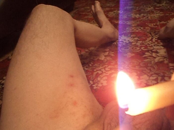 Член под капелью горячего воска