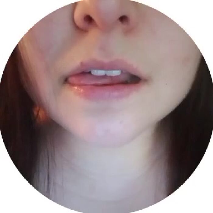 Хочет спермы в ротик 2