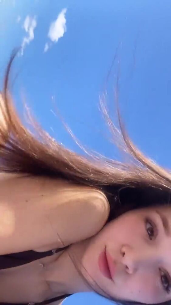 хотел бы меня на пляже?