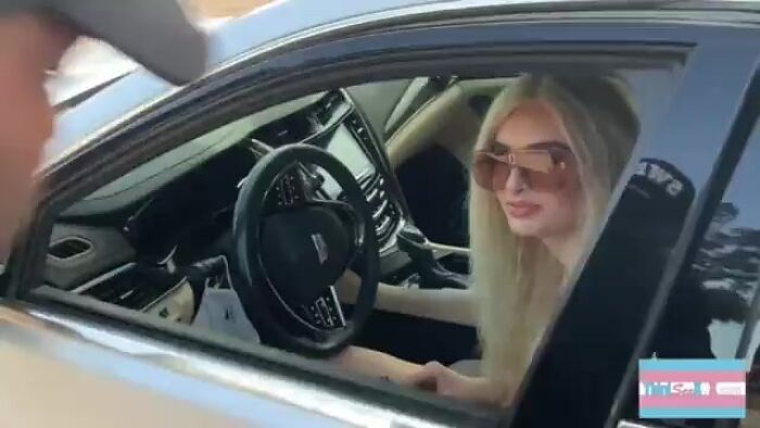 черные копы арестовали белую сиси