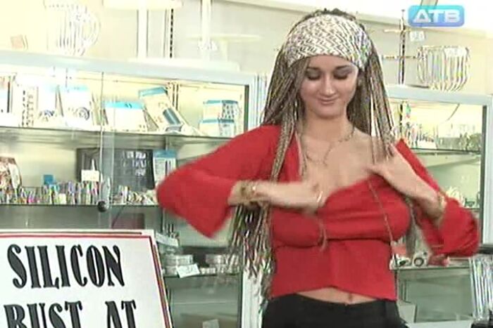 56. СИЛИКОНОВЫЙ БЮСТ ЗА ПОЛЦЕНЫ