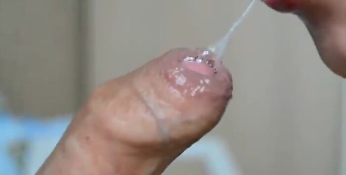 Хочу целовать эти губы в этот момент