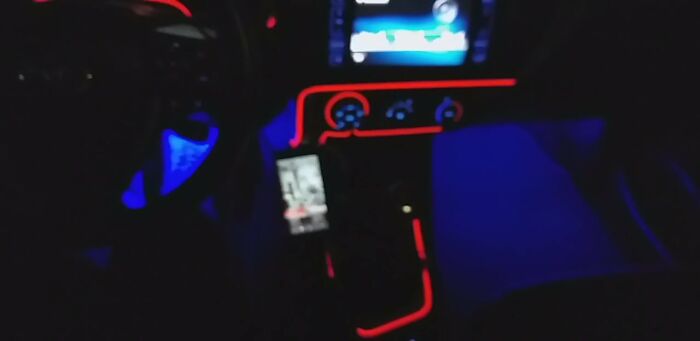 Есть желающие отсосать в этой ляле ????