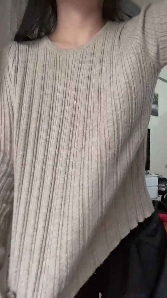 Кто зальёт мои сисечки своей спермой?