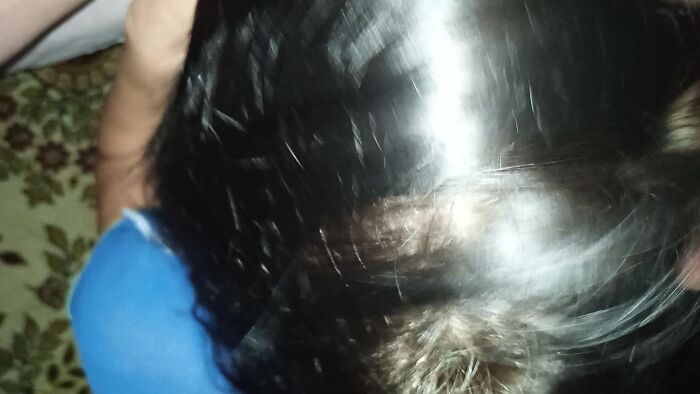 Малышка побаловала кума