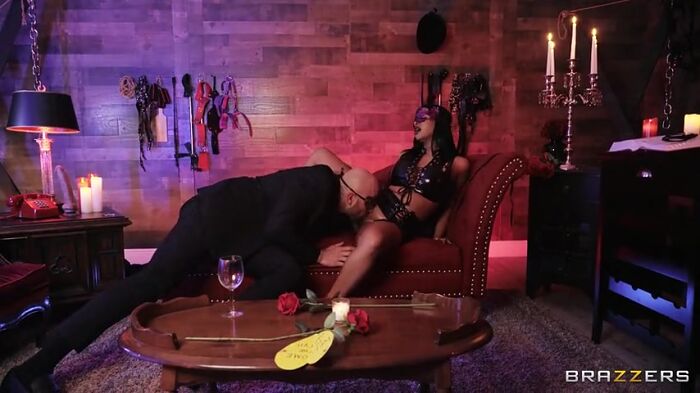 Машку за ляжкк