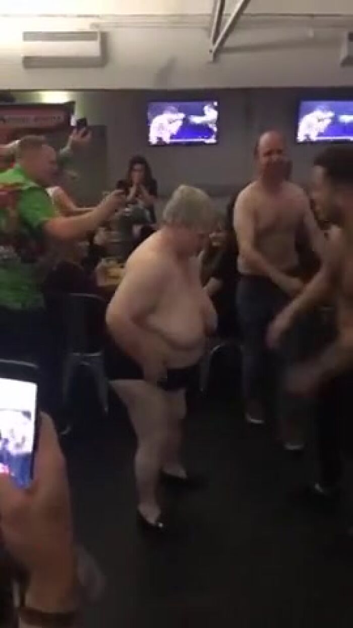 Шлюха Софья в барах Прибалтики