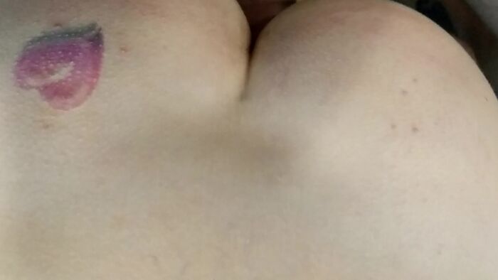 зашла к мужу в мастерскую