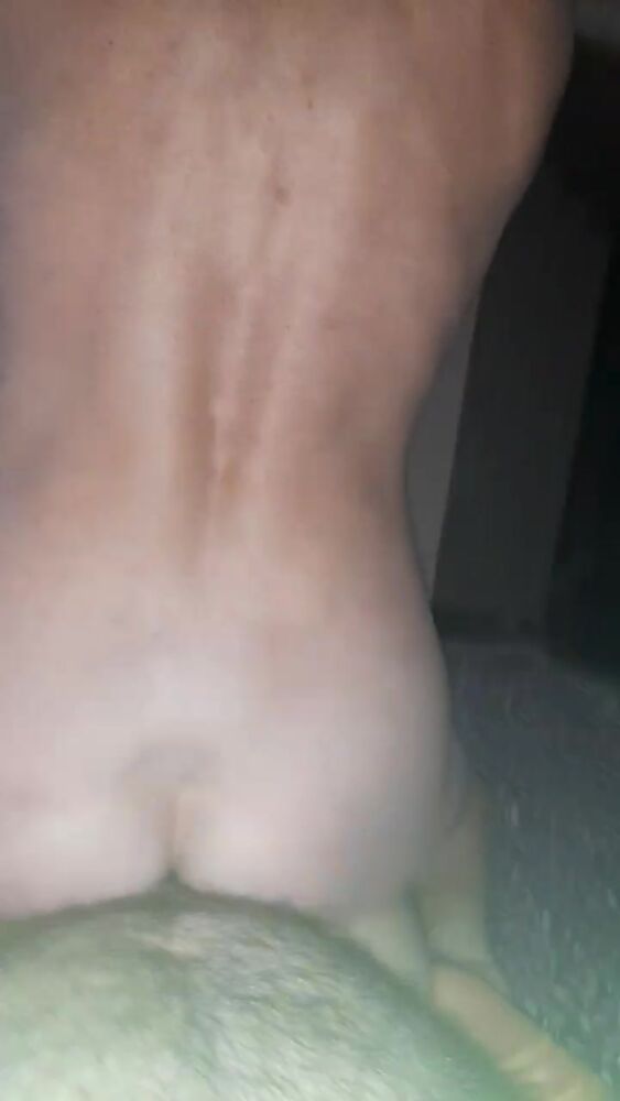 Віка відпрацьовує гонорар