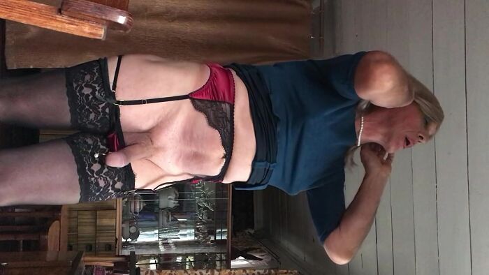 Natali в платье