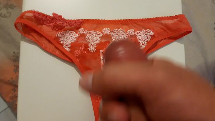 Красные трусики