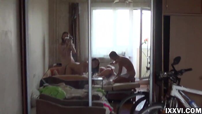 Русские студенты дома устроили групповушку