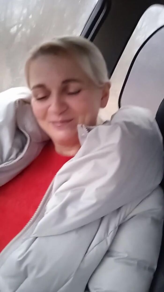 Львовская шлюха Ирина Панькив опять отсосала в машине.