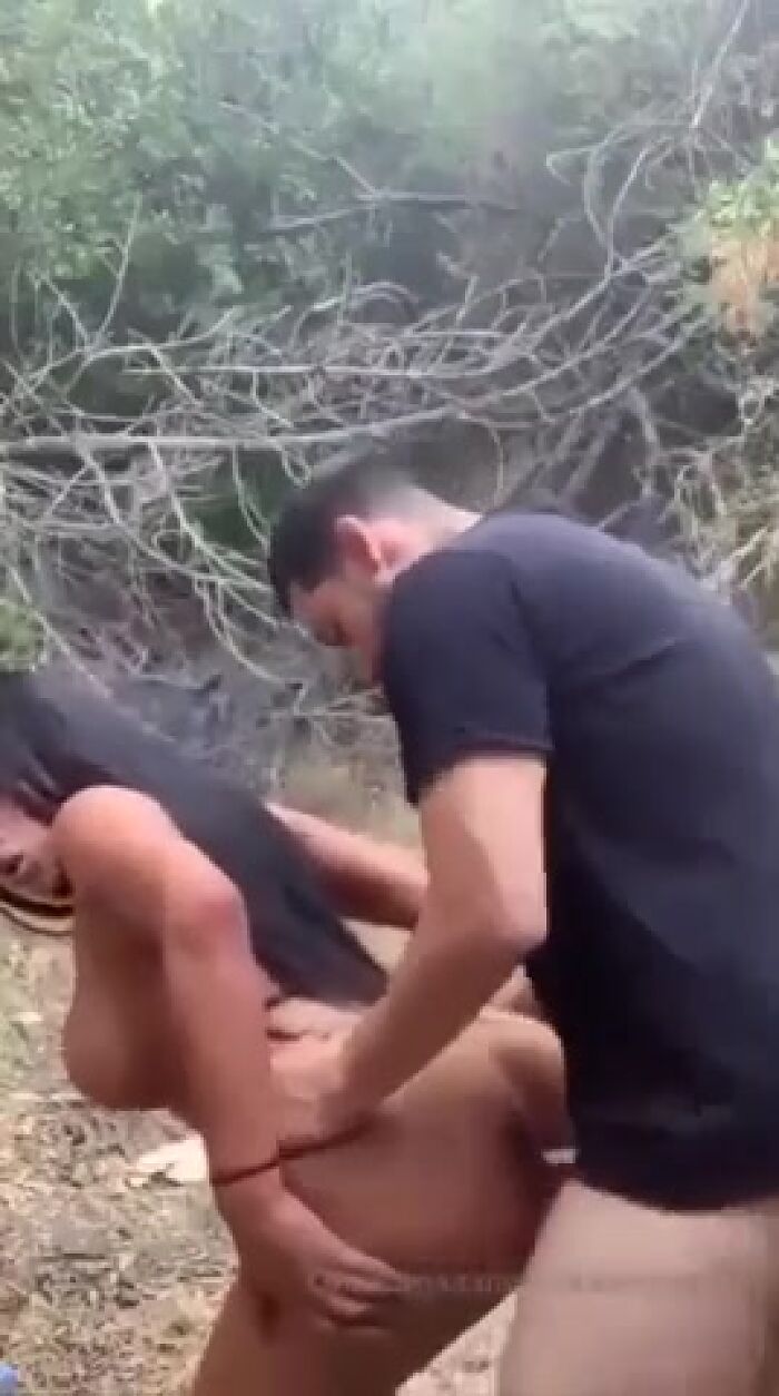 Трах в кустах