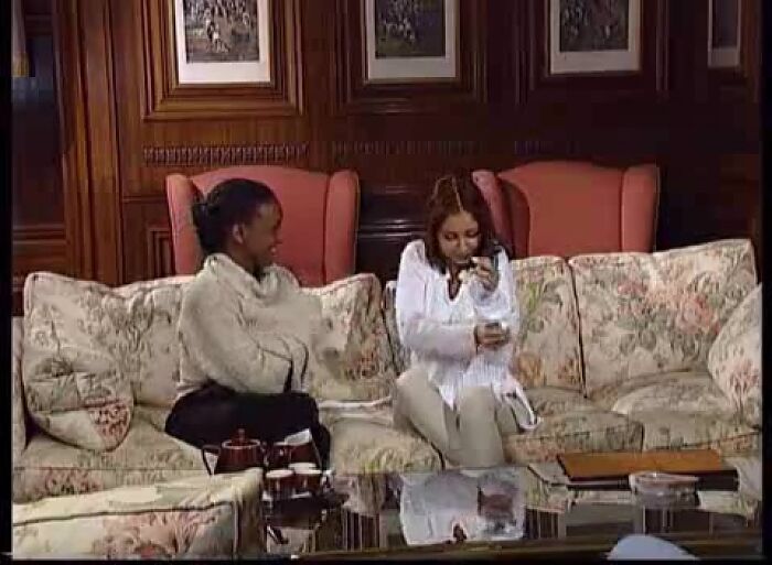 Жена позвала темнокожую подругу, чтобы угодить мужу