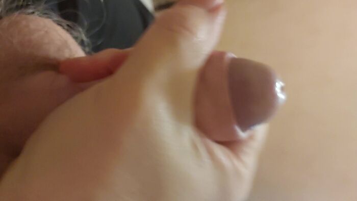 Слил сперму, пока Инна рядом говорила