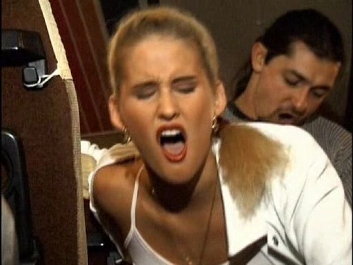 групповуха анал ебут в очко спускают в рот