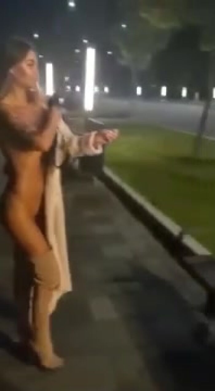 Прогулка Моники Фокс