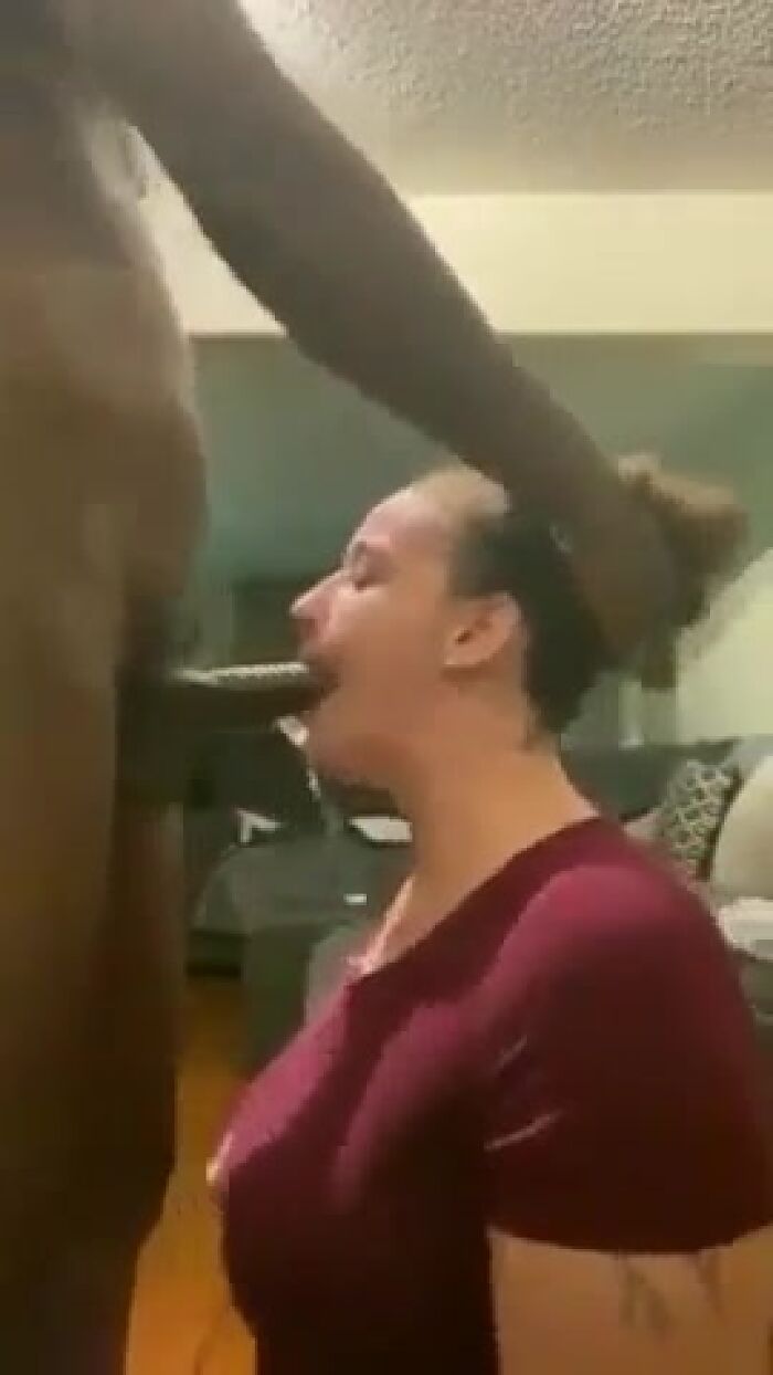 Sucking a black cock