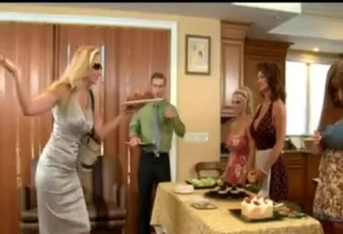 4 мамочки для 1 парня