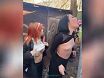 девки за гаражами развлекаются