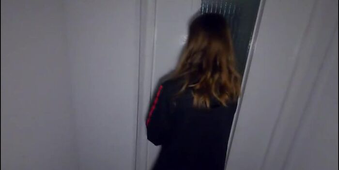 в подъезде 2