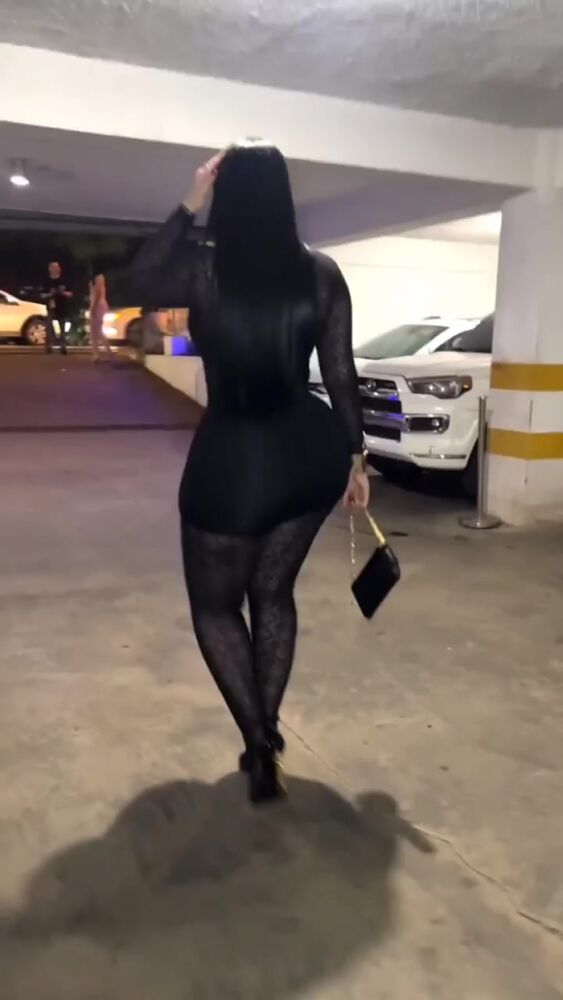 Бомбезная очаровашка