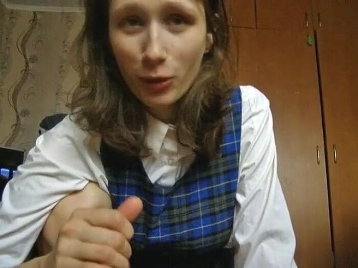 Первые минеты - дрочим в рот