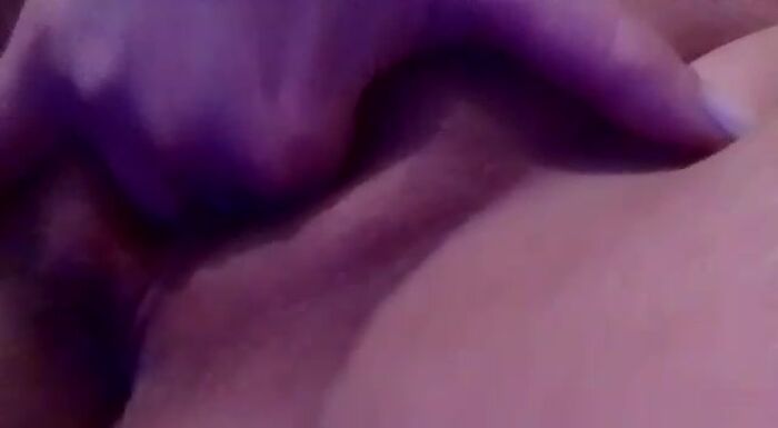 Дрочу свою дырочку !