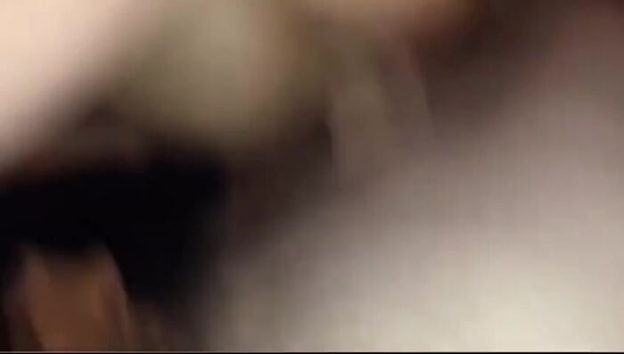 Сладко стонет когда ебут в попку