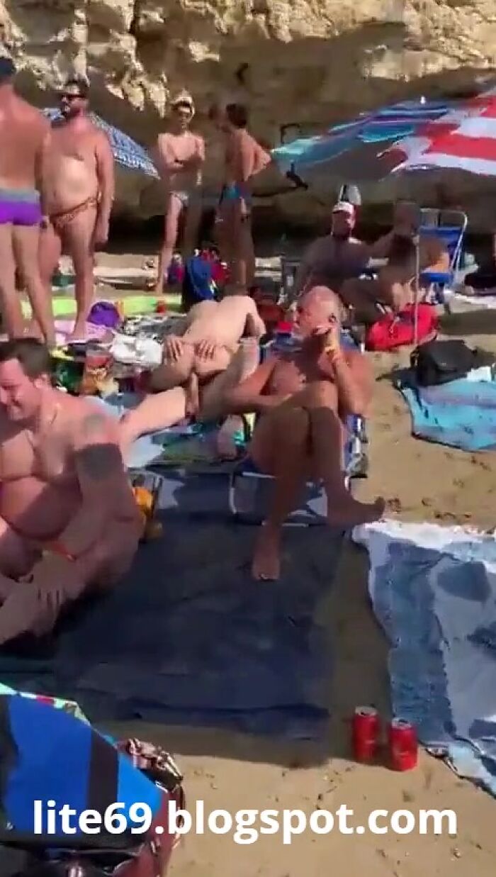 cum i rumpa til en ung venn på stranden