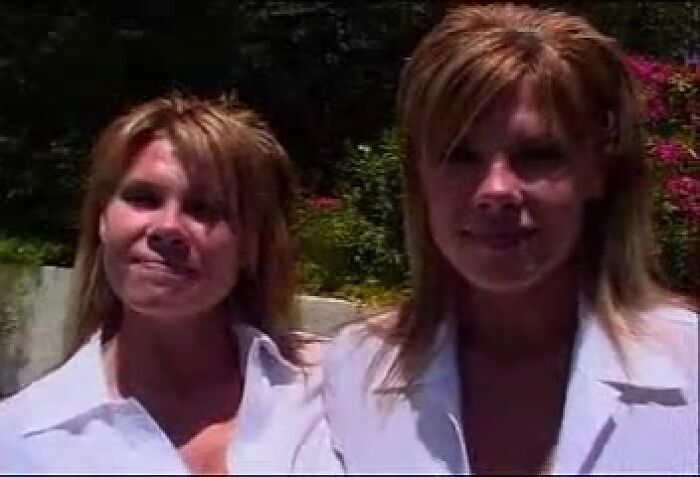 2 девченки с парнем