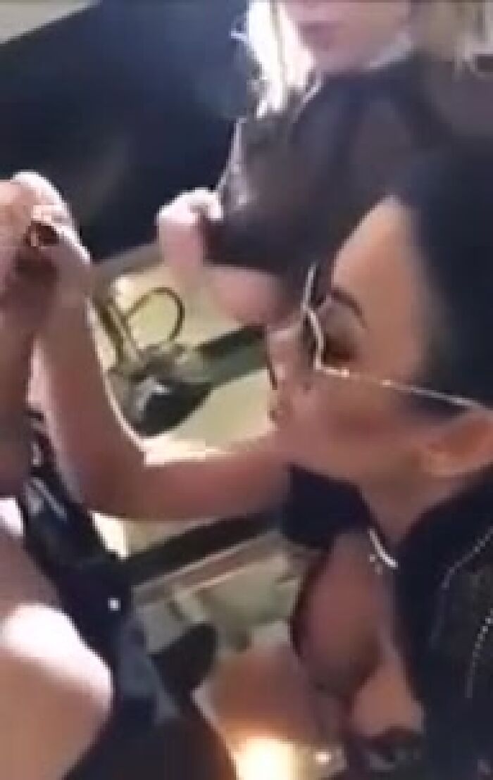 Кайф, когда вдвоём сосут