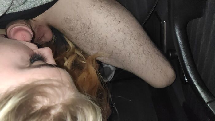 миньет в машине