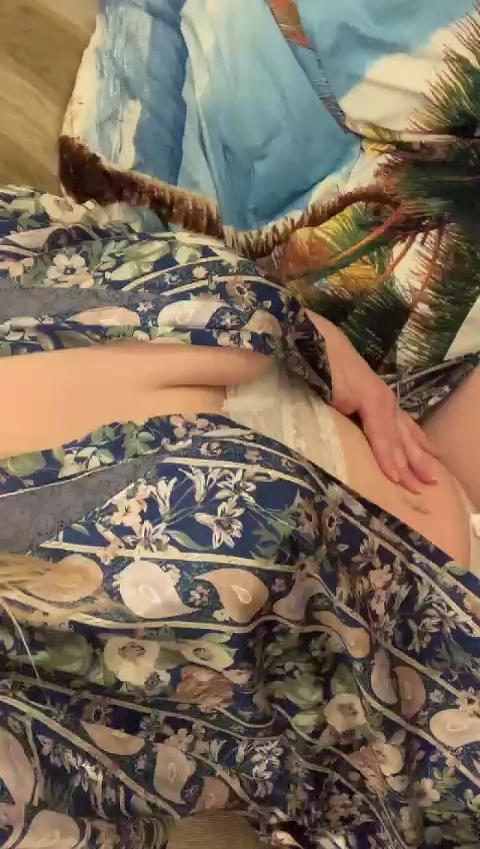 пососи член папочки пока я смотрю