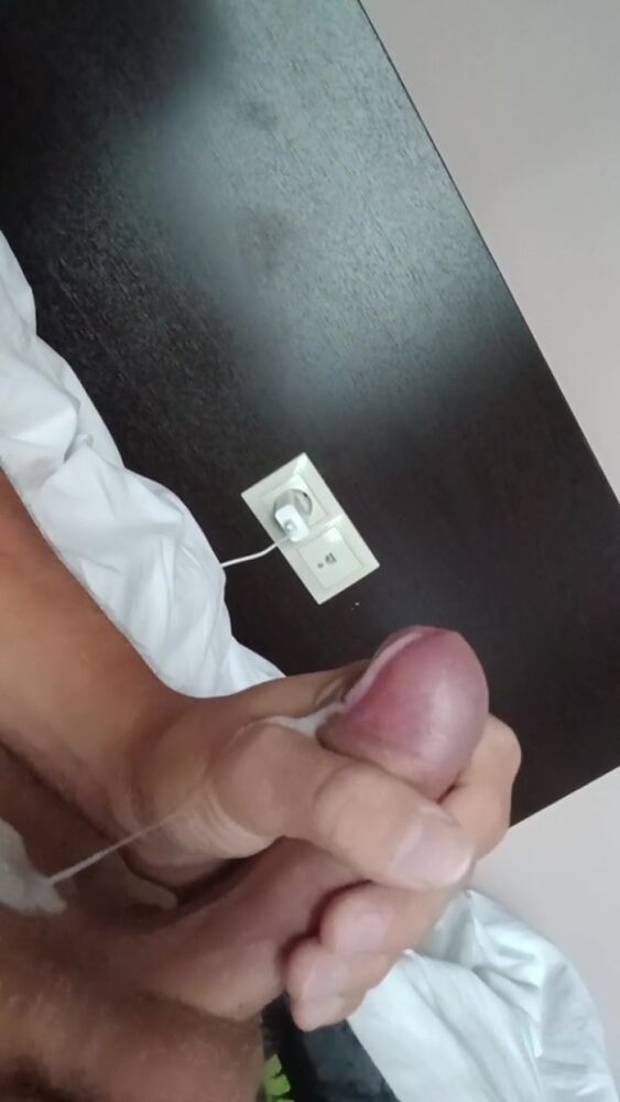 Кончил дрочу