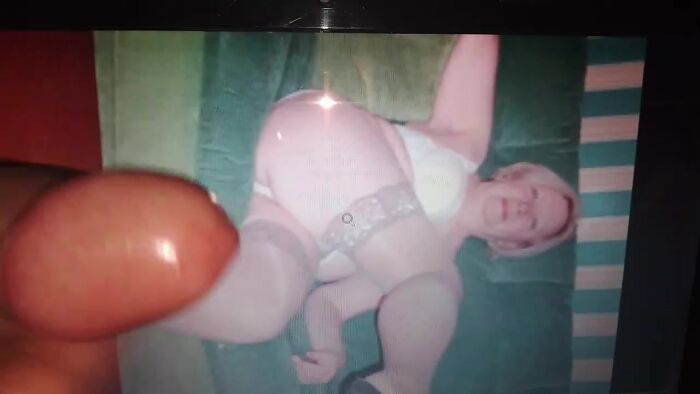 Она поднимала ноги поворачивалась, нас это очень возбули