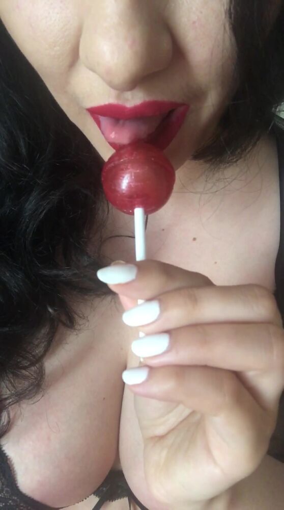 Просто сосу! Хочешь так же?