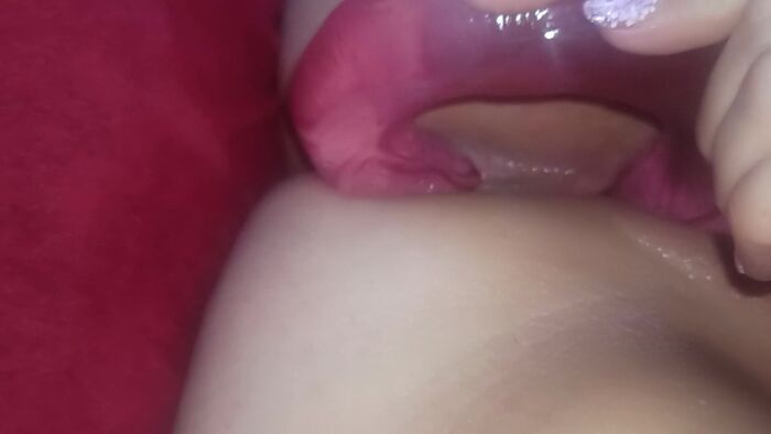 Трахаю себя.