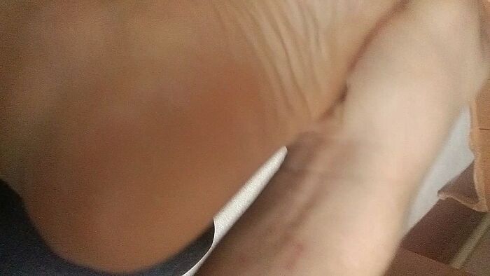 Ножки, кремом мажут