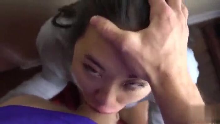 Выебал в рот и кончил на лицо.