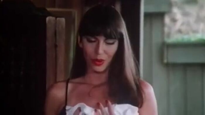 На белом атласе